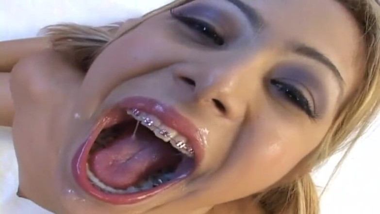 Asian Mature Climax: Cute teen suck dick and swallow all sperm