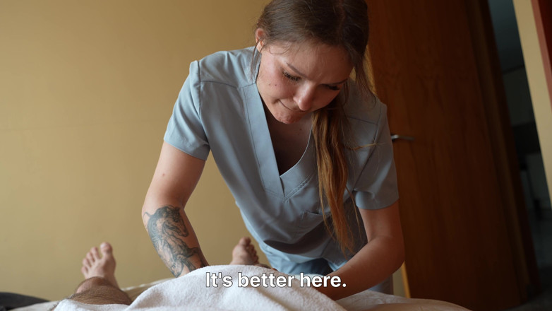 Alexa Poshspicy: A Fisioterapeuta Me Dá Uma Massagem Com Final Feliz Como...