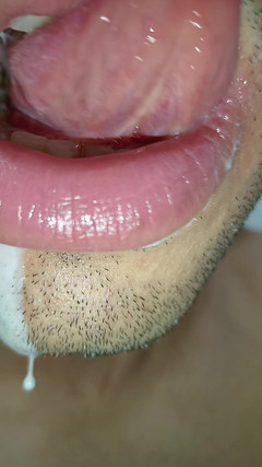 Rey rey: Me encanta el semen en mi boca, lengua larga, beso,...