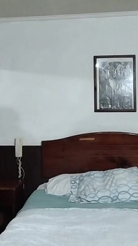 Jovem touro 13 corno três cam - barriga botton ejaculação