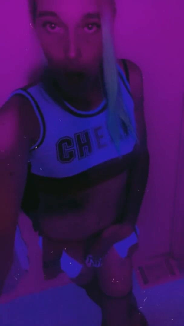 CarmenMelatonin: Sexy cheerleader feestmeisje
