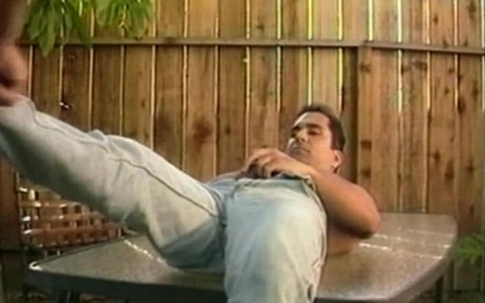 Gay vintage vibes: Cowok-cowok sange ini lagi ngasih pengejaran mesra #3