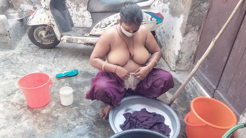 Yourgeeta8899: แอบเห็นน้องสาวเลี้ยงสาวเยาว์อาบน้ำลับๆ