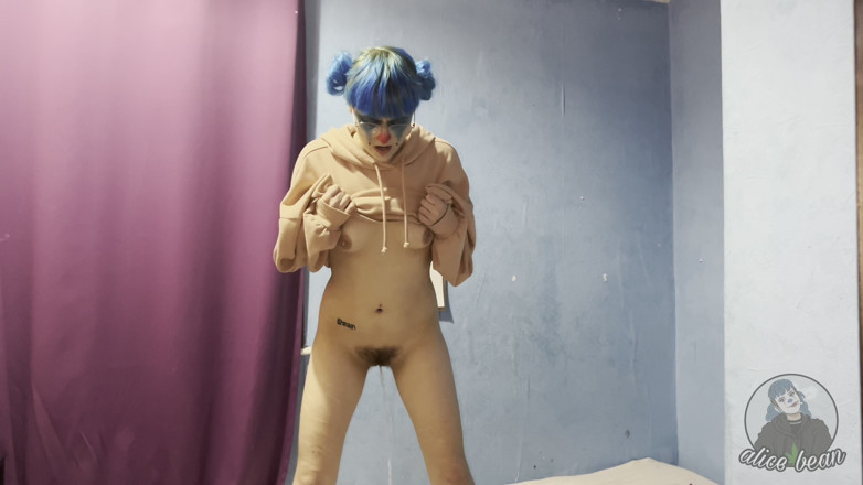 Alice Bean: Kencing dengan bebas