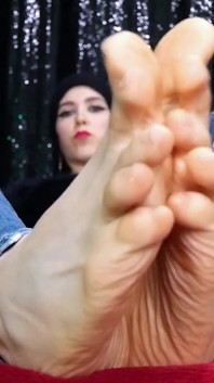 Feet and Jeans Worship