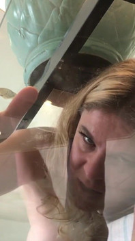 継母はこっそり抜け出しながら立ち往生します