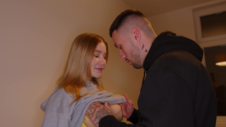 Rauls Bud: Anielska Blondynka Amalia Davis Nie Ma Jak Zapłacić Czynszu