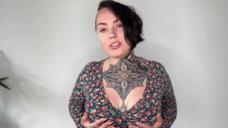 Miss Valentina: Adoration des aisselles par ma belle-mère