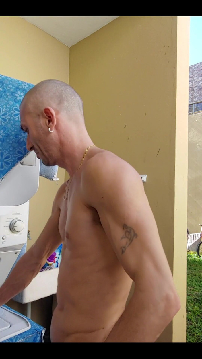 Boy jerking off: A casa da sola