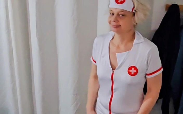 Sofy13: Infirmière salope