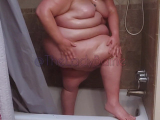 TheLadyBaine: SSBBW duschen und rasieren