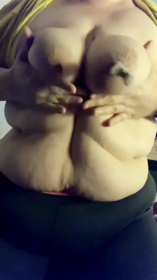 Real homemade BBW BBC porn: Bbwbootyful rubbing squeezing my saggy boobs