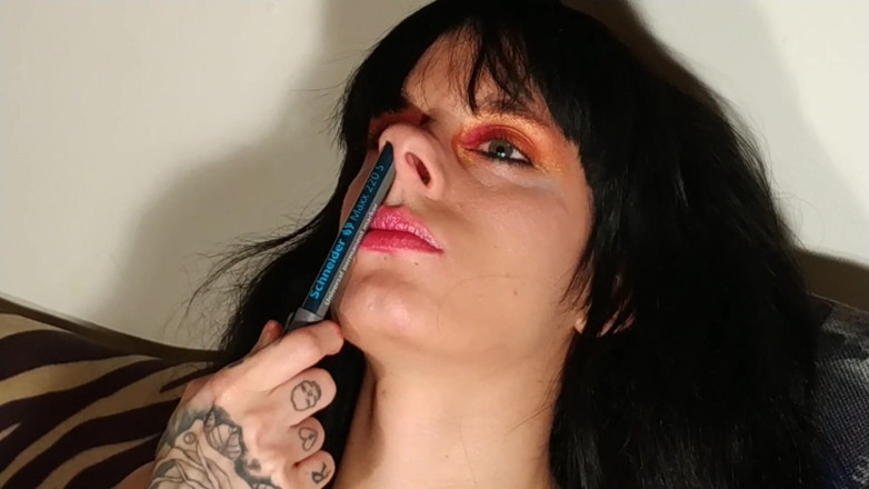 Beth Kinky: Main sama hidungku
