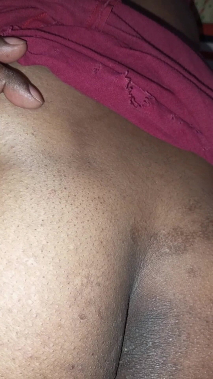 Auntixxx69: El pene de mi hermano es muy grueso y entra...
