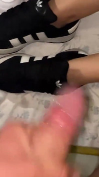 恋鞋癖 - 弄砸了她的鞋子...