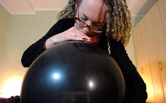 Bad ass bitch: Großer schwarzer ballon teil 1 (kein ton, tut mir leid)
