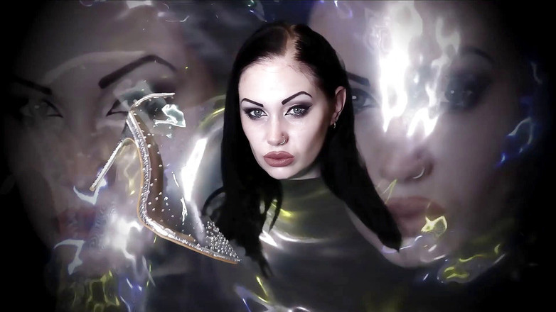 Goddess Misha Goldy: Тим більше ви будете дивитися це, тим більше ви будете втягнуті в залежність від високих каблуків!