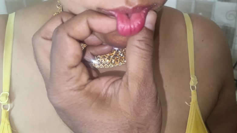 Apple baby: Hausfrau-Romantik mit Pattu Saree