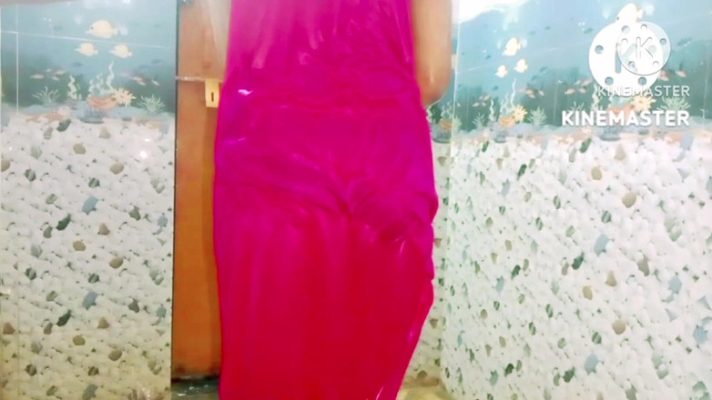 Ankurpriya000: Sora vitregă sexy care face baie și indiancă Bhabhi sexy