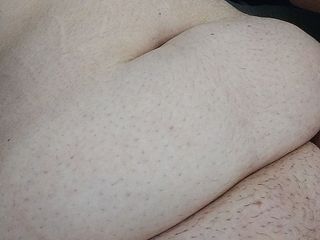 Fat hairy pussy: Cái nhìn đầy lông lồn mập mạp của tôi