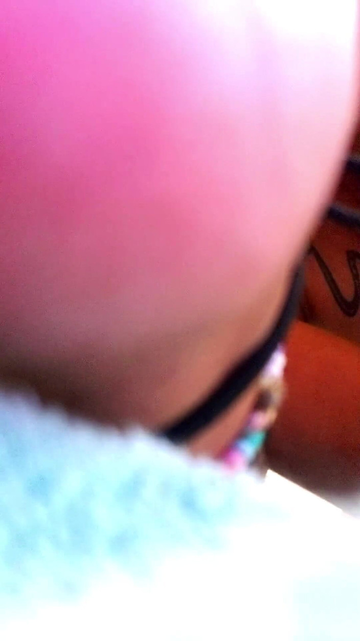 Clubbshhh: Joven Puta Jugando Con Ella