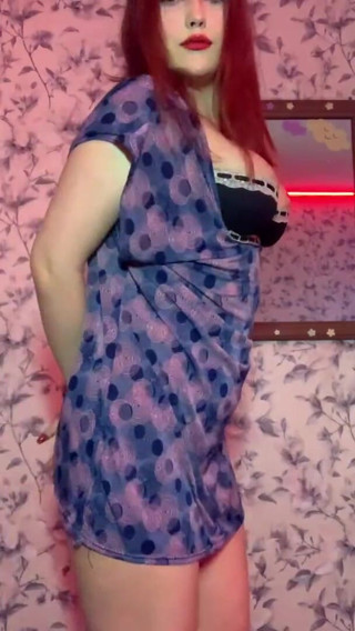 Your Sexy GF: Sulu vücudumu gösteriyorum ve sikişmeyi bekliyorum