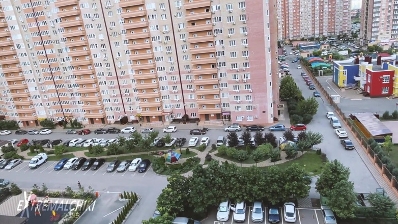 Extremalchiki: Pompino di twink balcone condominio