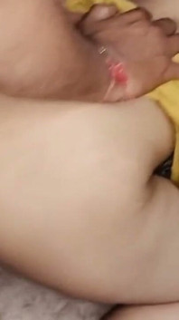 Novomanželé milují manželský pár romantiku a šukání v hindské sexuální video