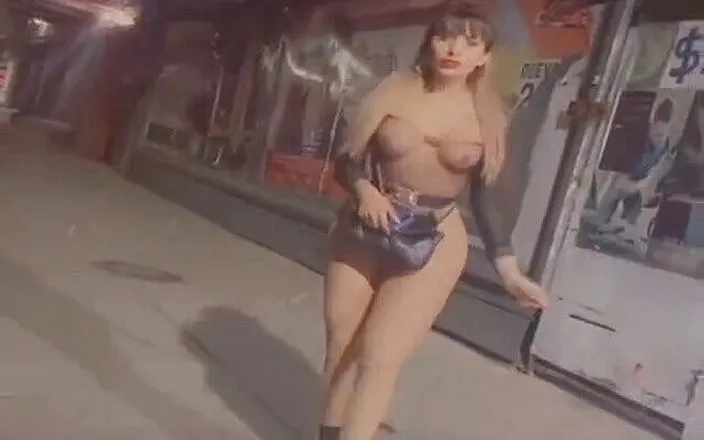 Barbietransxxxx: tranny standing on the street in tlalpan like a whore