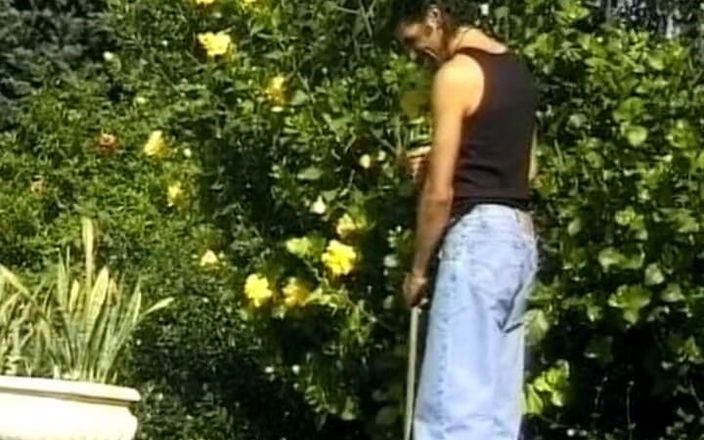 Deutscher hardcore: プールの奥深くで叩かれるセイジャーマンの女性