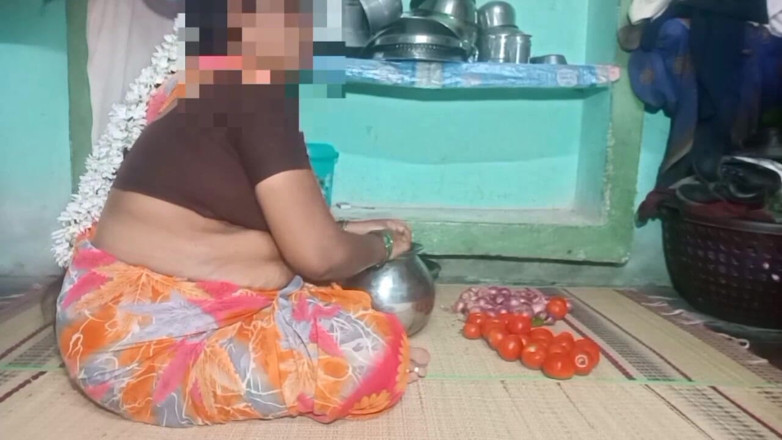 Priyanka314: bari gand vaali bhaartiy aanti ganv ke ghar men haardakor