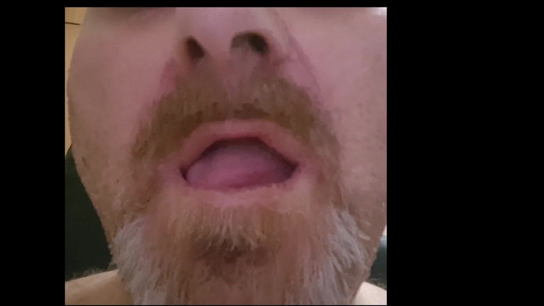 ChubbyDaddyBearLuka: Beruang Tanpa Gigi Membiarkan Kita Masuk Ke Mulutnya - Fetish Mulut