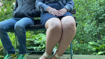 OurFetishLife: BBW放尿で公園と与えて汚れたパンティーへ見知らぬ人