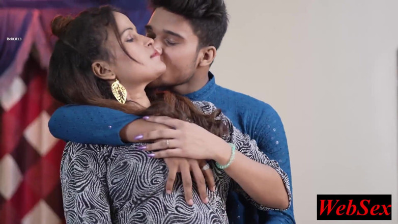WebSex Premium: ภรรยาชาวอินเดียสลับคู่เซ็กซ์ พูดภาษาฮินดีชัดเจน