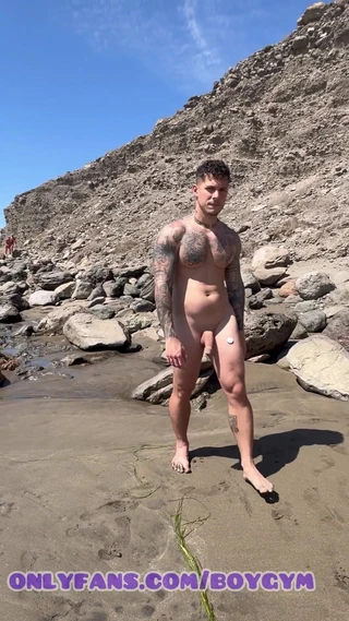 Pișare pe plajă, Boygym Kink 2
