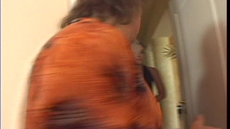 Xxxlover: Dua wanita nakal berbagi steamy carpet yang saling muasin satu...