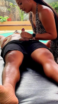 Lurad av kåta styvmor, massage med lyckligt slut