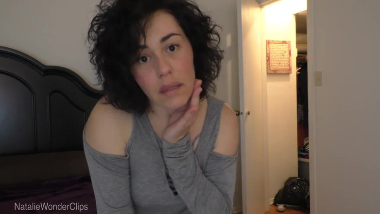 Natalie Wonder: Glitchy girlfriend-bot
