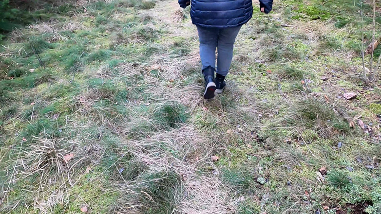 Bouncy Tits Action: Get Naked and Walk Over It