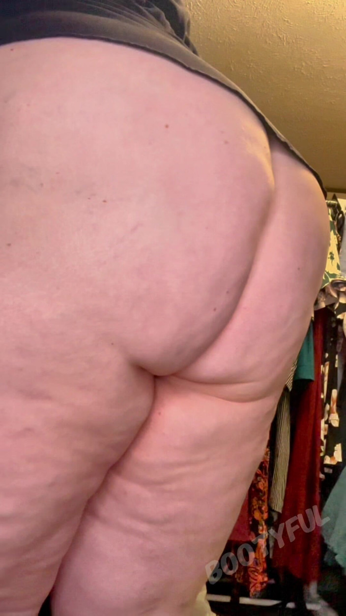 BellaBlast: 큰 엉덩이 가스 해방 : 벨라 폭발에 의해 내 보짓물 방귀를 흔들어