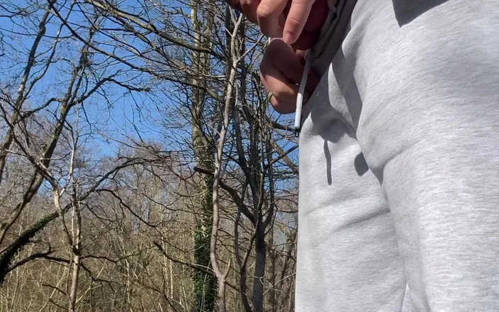Kadu: Pissing Hard