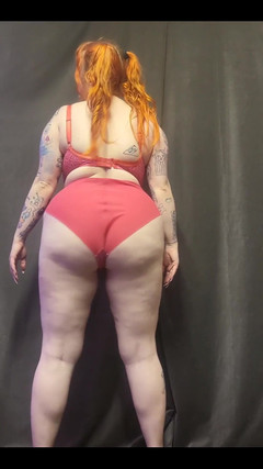 Bunny Royle: Mostrandoti tutti i miei sexy bit e curve