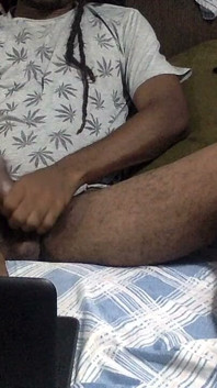 Am prins un băiat sexy negru masturbându-se