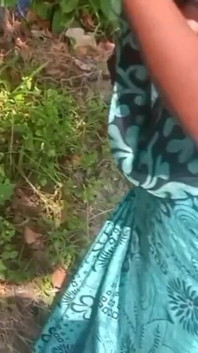 Bhabhi kampung desi India berkongkek dengan sangat bagus