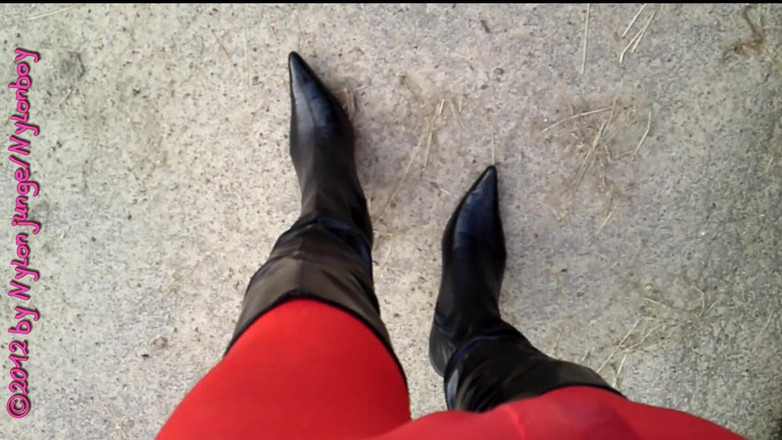 Carmen_Nylonjunge: Menunggu Suitor