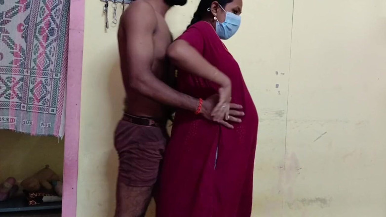 Jekka: Tamil Ponnu Monika namorado grande carrapato funking vídeo quente. India...