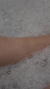 Dita dei piedi insaponata