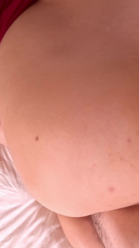 Il m’a baisée par tous les trous et a recouvert mon trou du cul étiré de sperme
