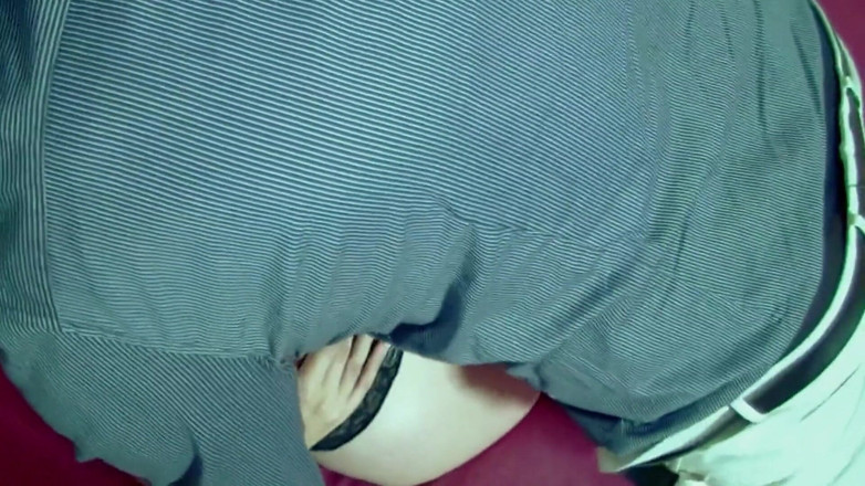 Alfacontent: O tânără curvă este futută ca o adevărată vedetă porno