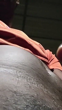 et éjaculation comme toujours (masterbat en gros plan)